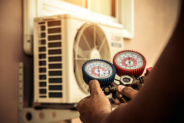 Professional Hvac technician working in Severna Park, MD